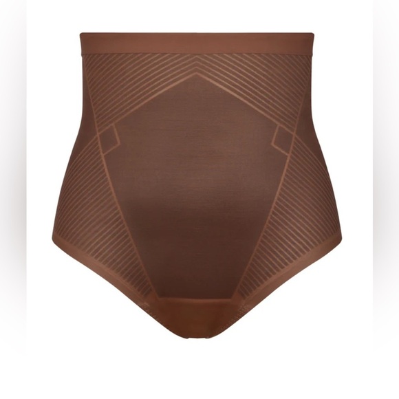 SPANXshape™ Invisible
High-Waisted Thong S - Picture 3 of 8